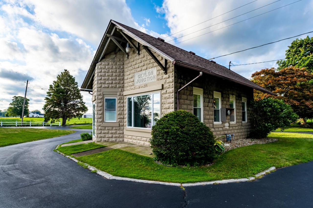 Cozy Lakefront Cottage Huron Exterior photo