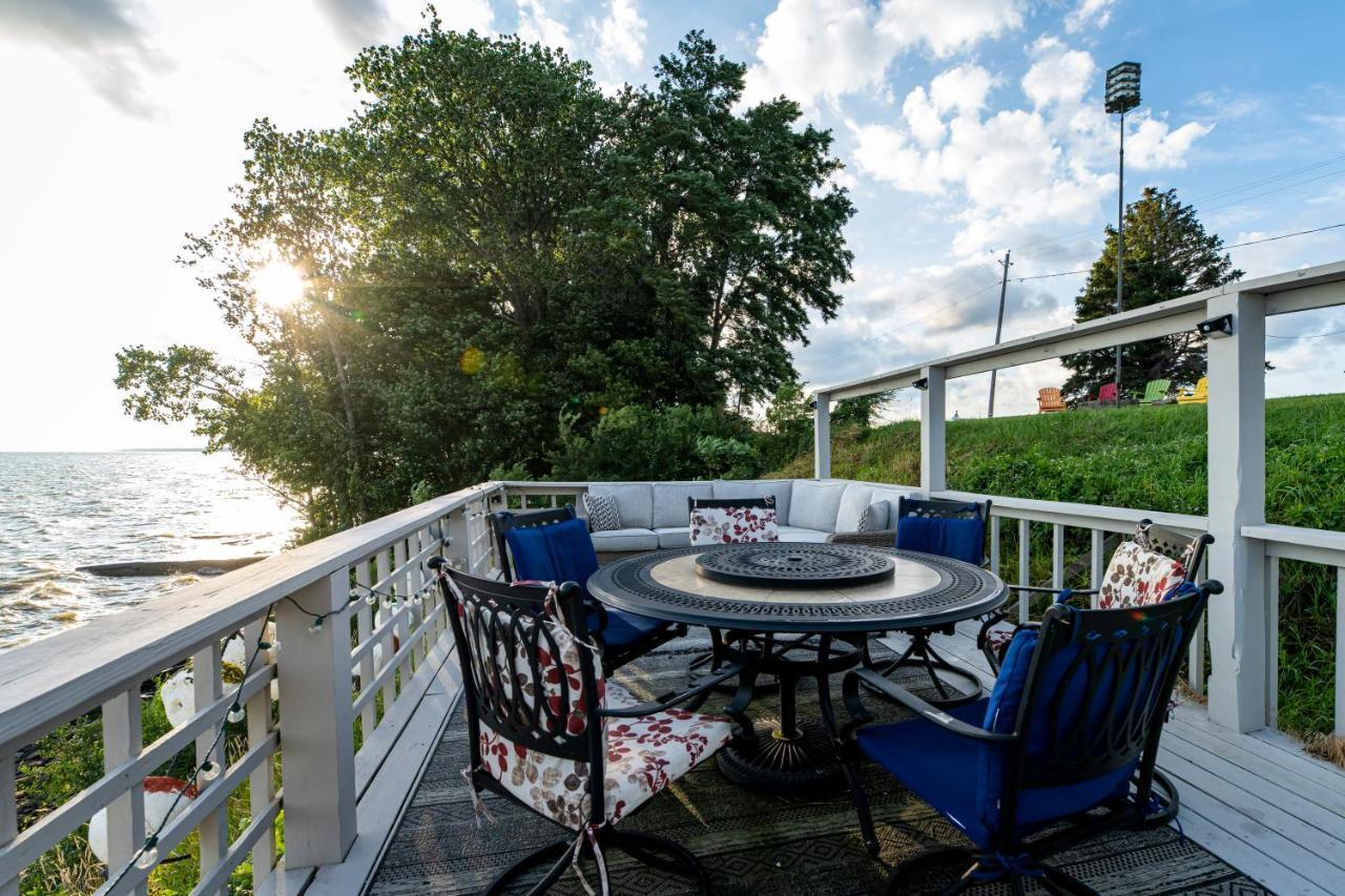 Cozy Lakefront Cottage Huron Exterior photo