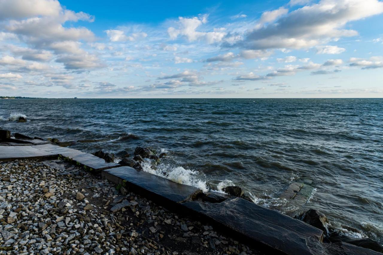 Cozy Lakefront Cottage Huron Exterior photo