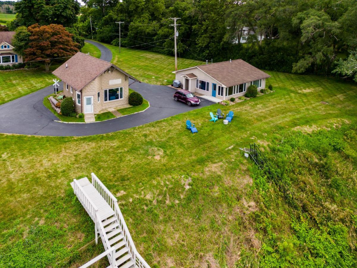 Cozy Lakefront Cottage Huron Exterior photo