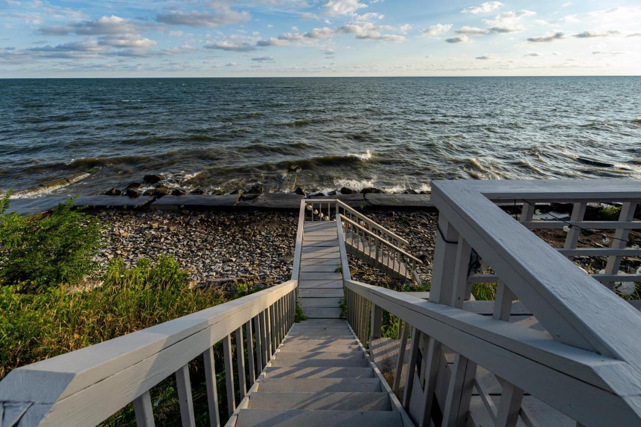 Cozy Lakefront Cottage Huron Exterior photo