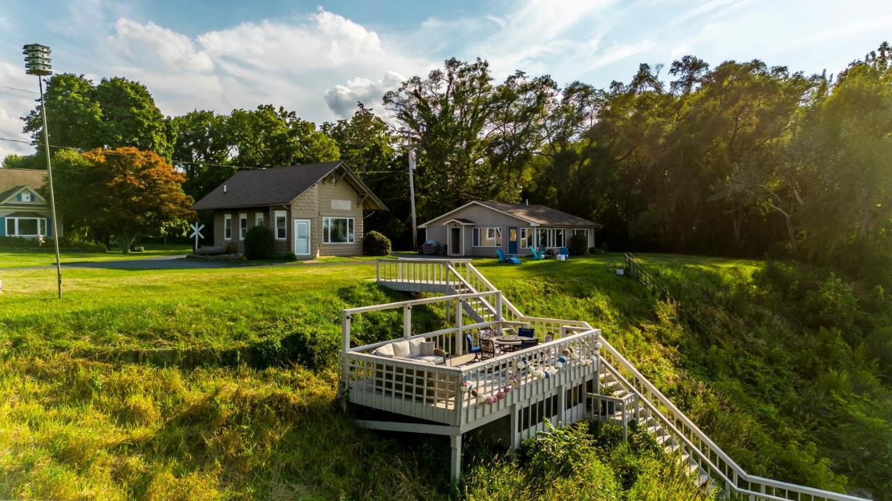 Cozy Lakefront Cottage Huron Exterior photo