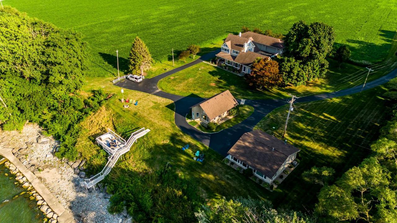 Cozy Lakefront Cottage Huron Exterior photo