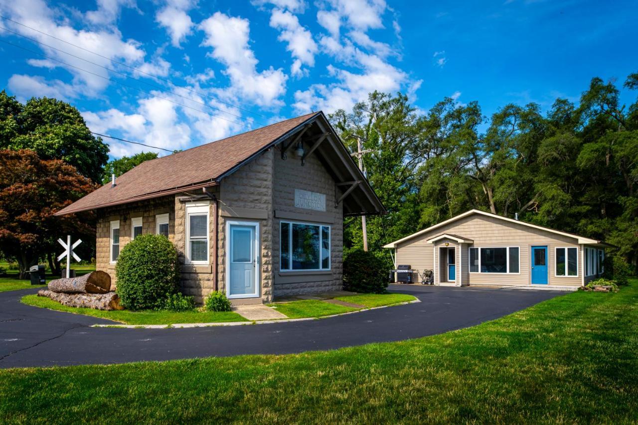 Cozy Lakefront Cottage Huron Exterior photo