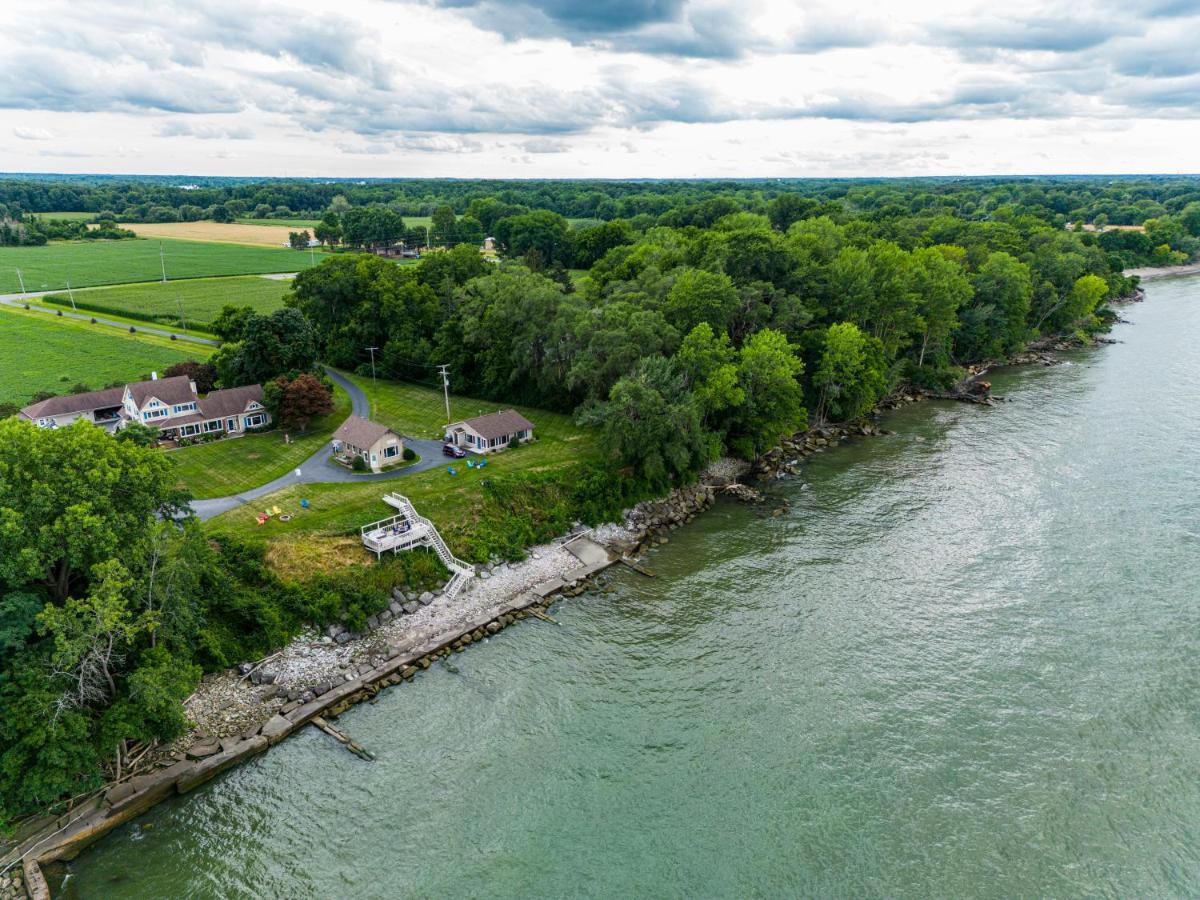 Cozy Lakefront Cottage Huron Exterior photo