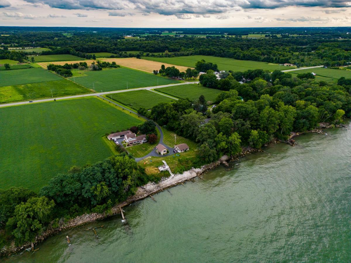 Cozy Lakefront Cottage Huron Exterior photo