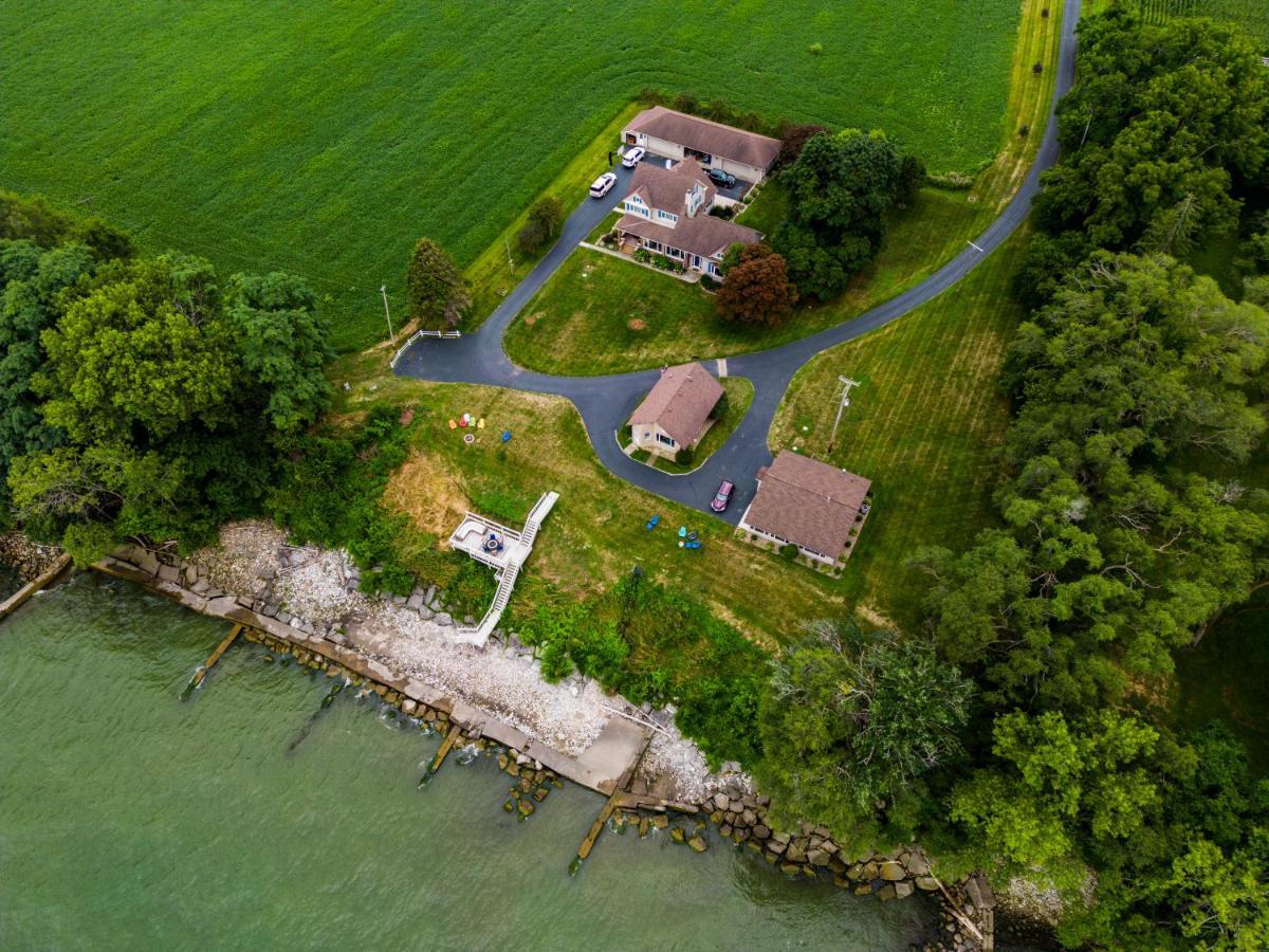 Cozy Lakefront Cottage Huron Exterior photo