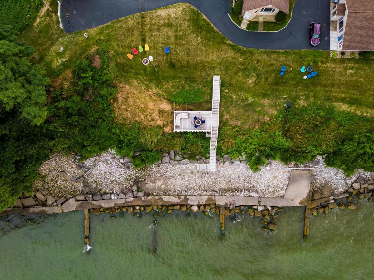 Cozy Lakefront Cottage Huron Exterior photo