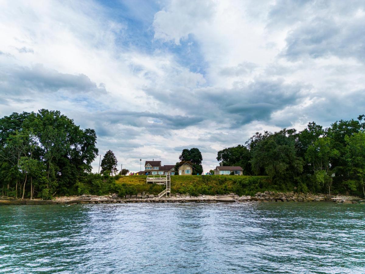 Cozy Lakefront Cottage Huron Exterior photo